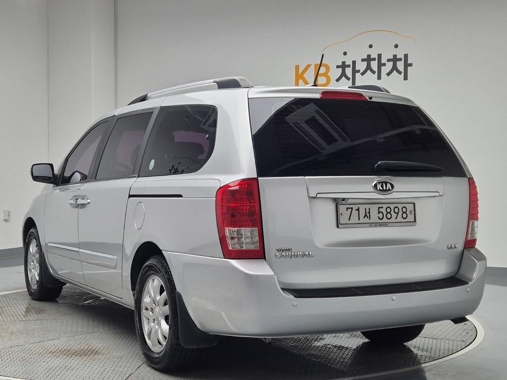 2012 KIA CARNIVAL R 
