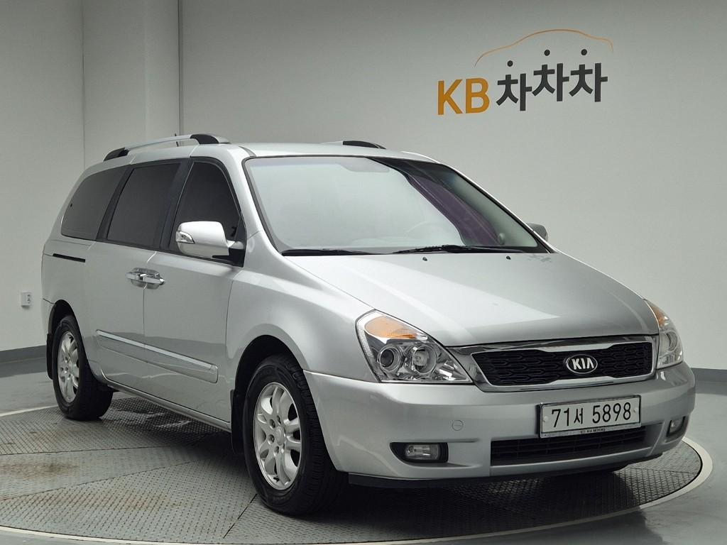 2012 KIA CARNIVAL R 