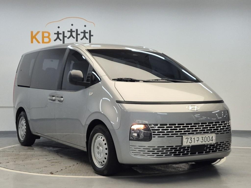 2022 HYUNDAI STARIA 