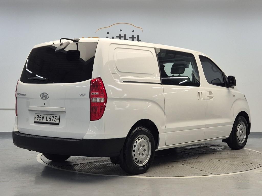 2019 HYUNDAI THE NEW GRAND STAREX 