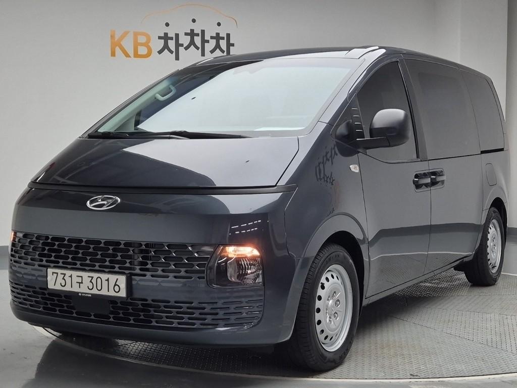 2022 HYUNDAI STARIA 