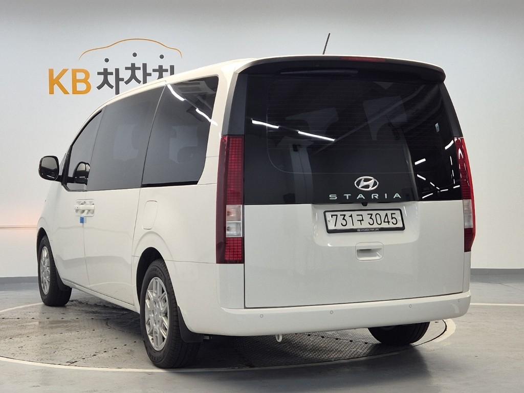 2022 HYUNDAI STARIA 