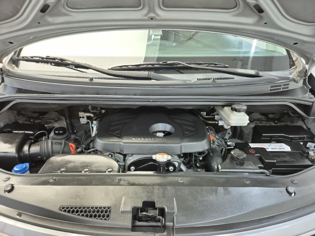 2016 HYUNDAI GRAND STAREX 