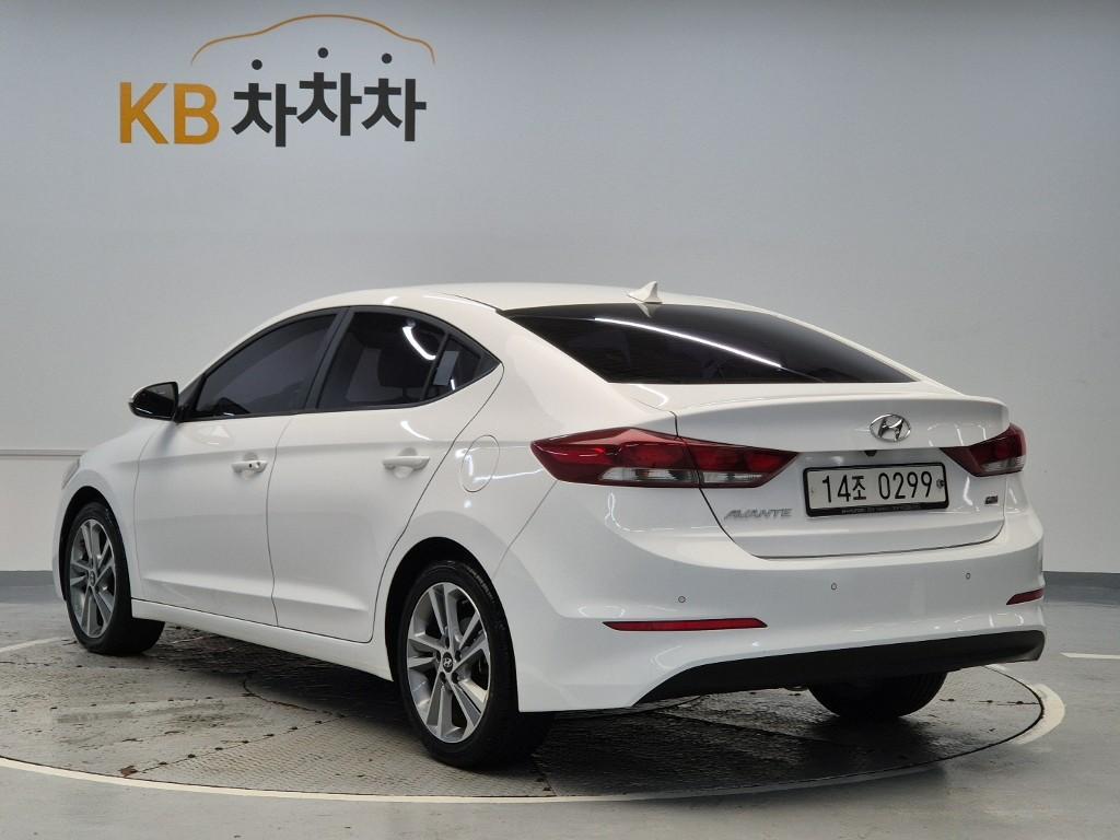 2017 HYUNDAI AVANTE AD 