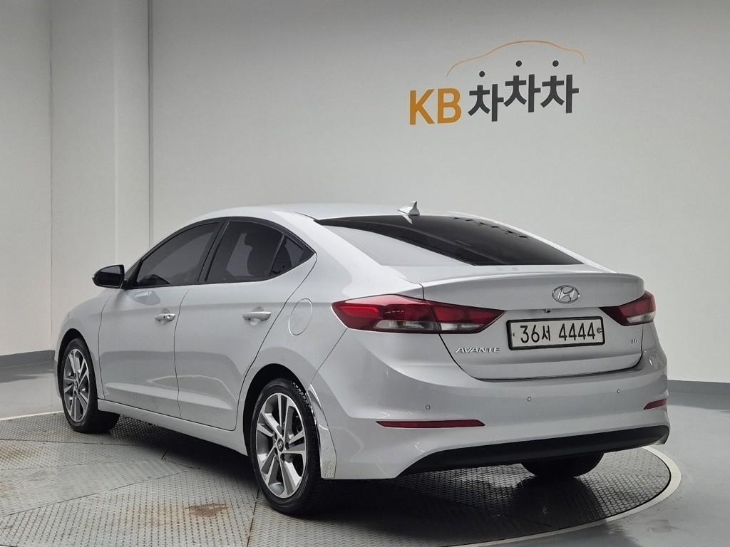 2018 HYUNDAI AVANTE AD 