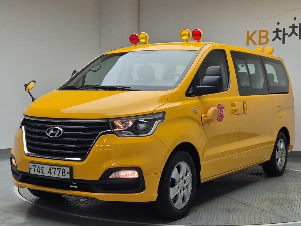 2021 HYUNDAI THE NEW GRAND STAREX 