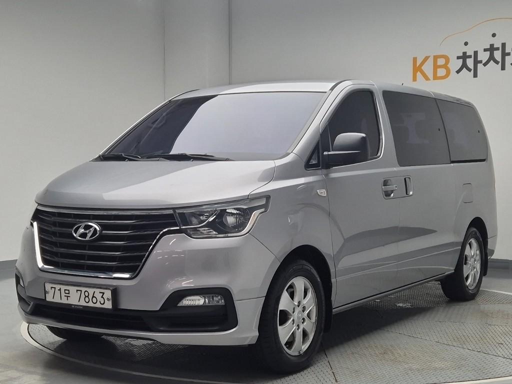 2018 HYUNDAI THE NEW GRAND STAREX 