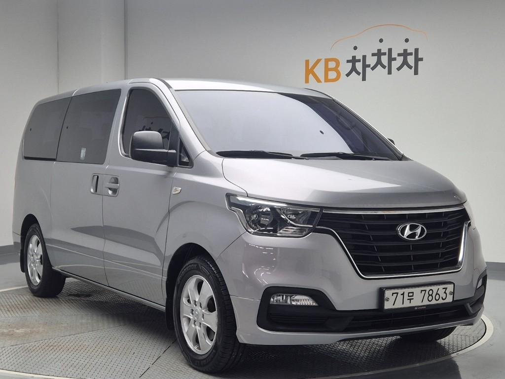 2018 HYUNDAI THE NEW GRAND STAREX 