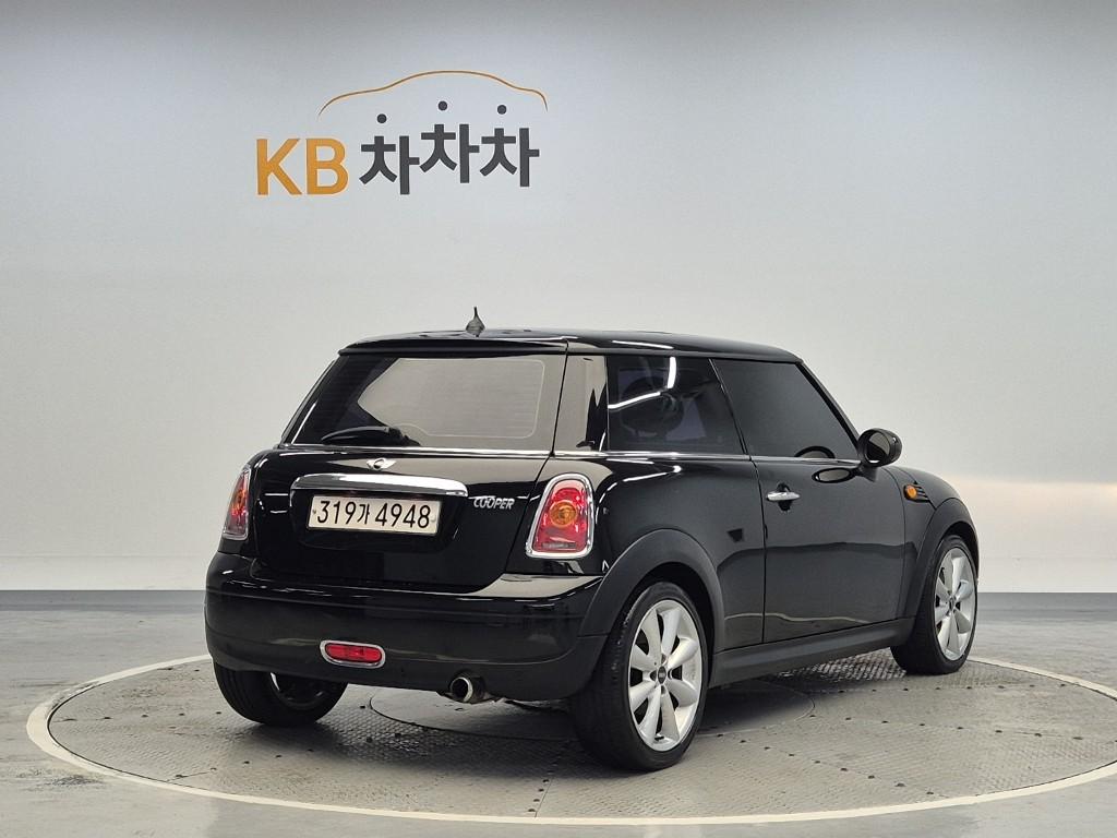 2010 MINI COOPER 