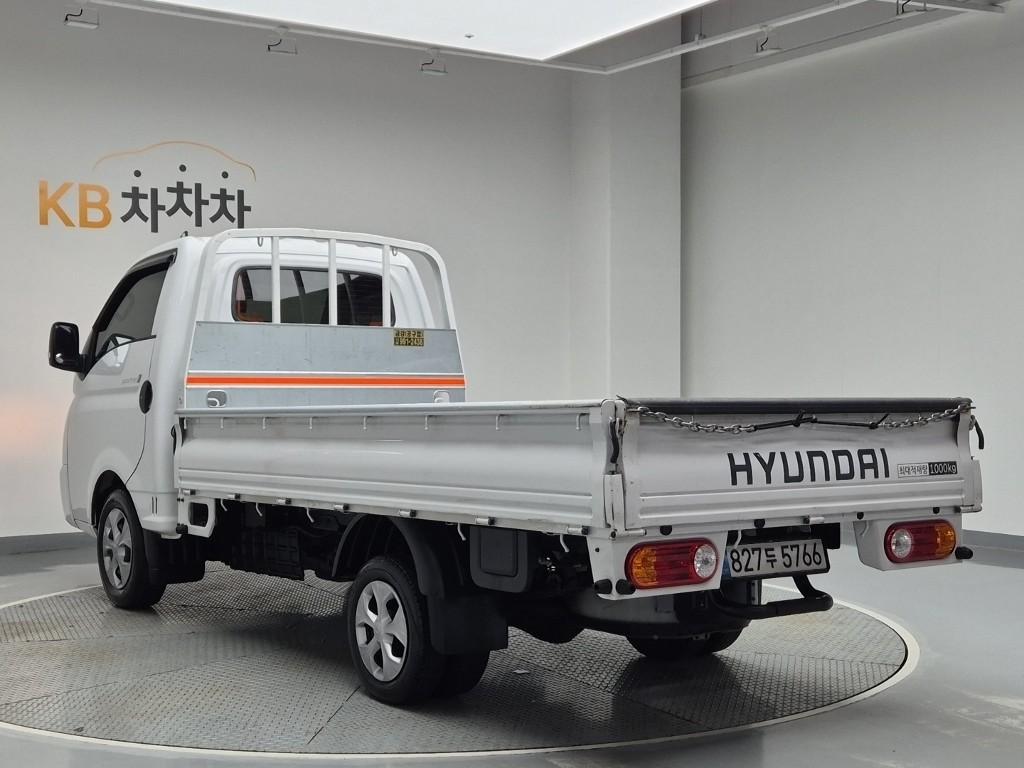 2025 HYUNDAI PORTER II 