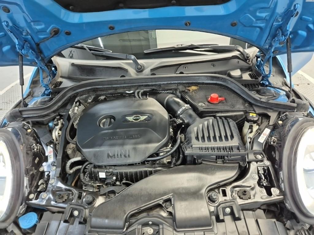 2015 MINI COOPER 
