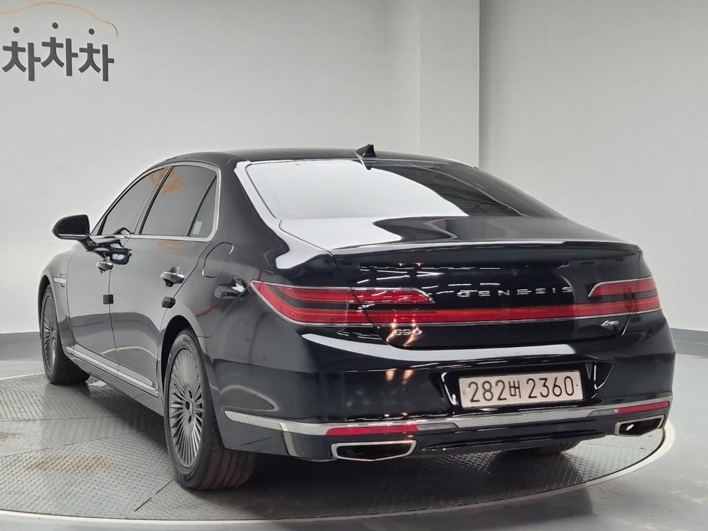 2021 GENESIS G90 