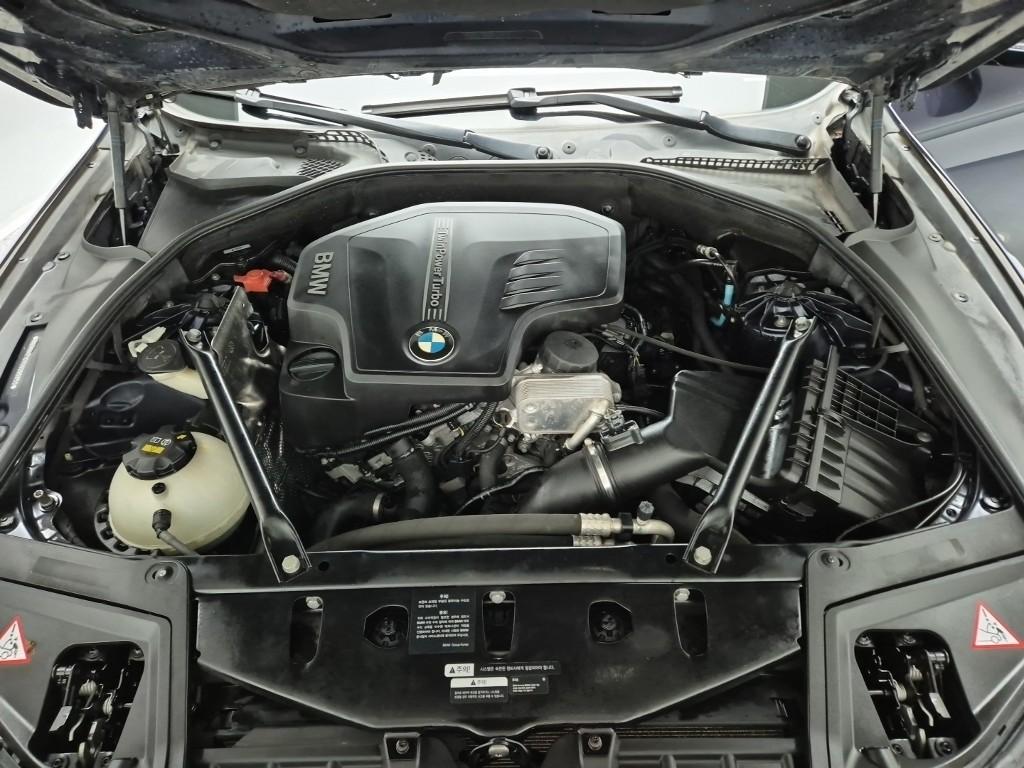 2016 BMW 5 SERIES (6Gen) 