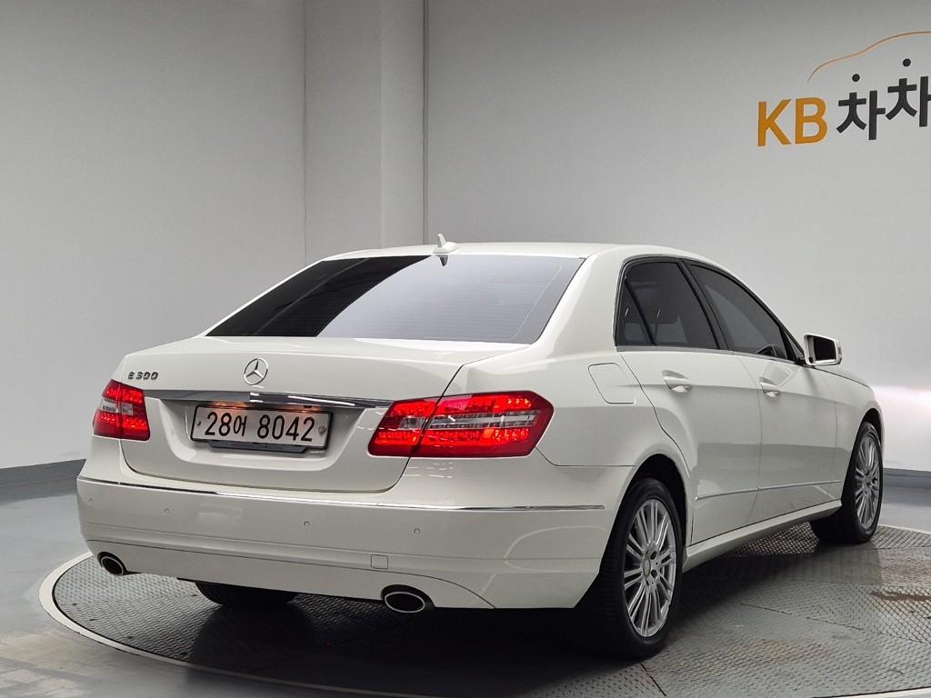 2011 BENZ E CLASS (4Gen) 