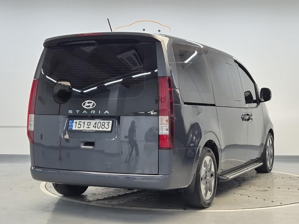 2023 HYUNDAI STARIA 