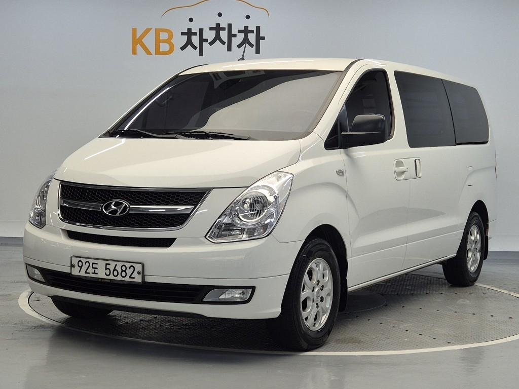 2016 HYUNDAI GRAND STAREX 