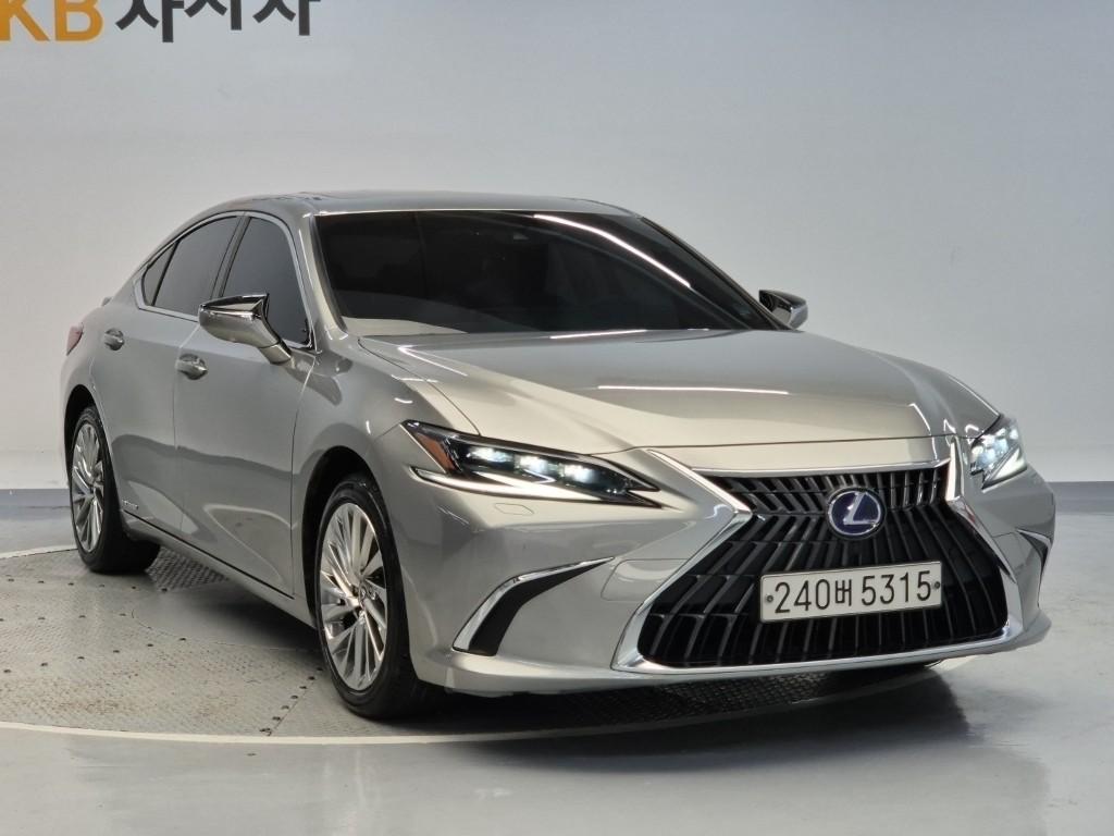 2022 LEXUS ES 