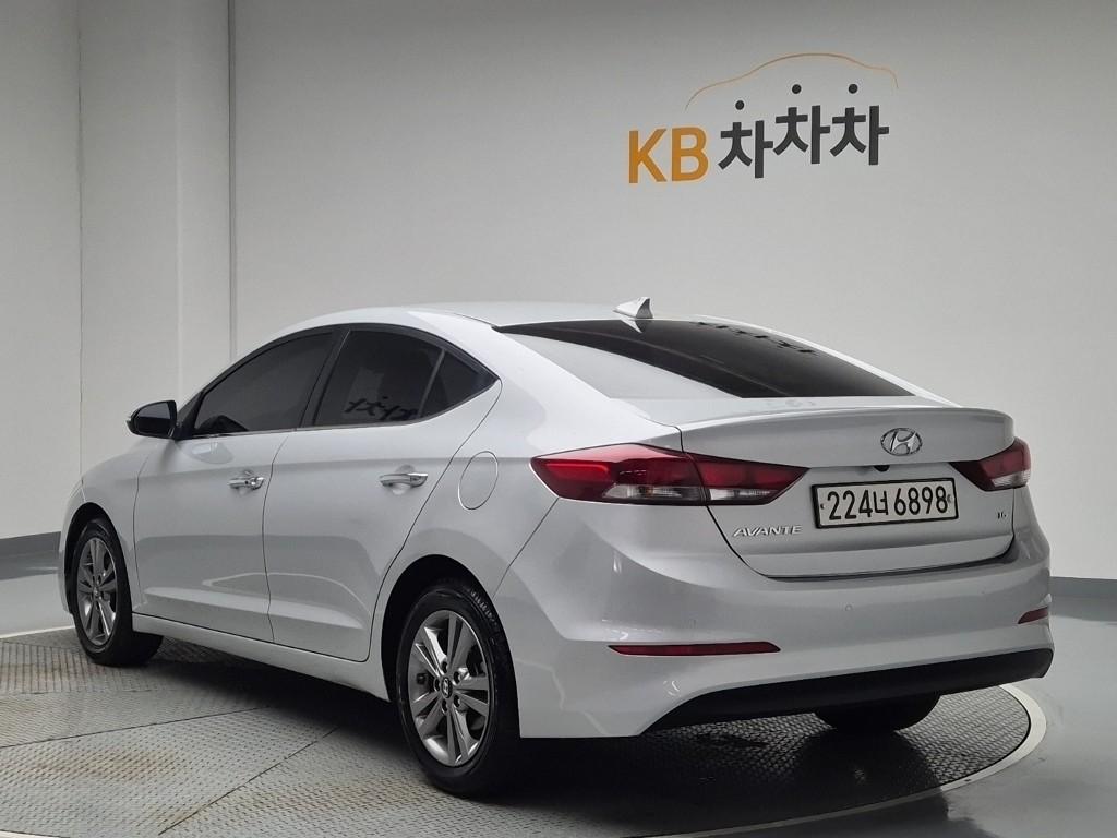 2018 HYUNDAI AVANTE AD 