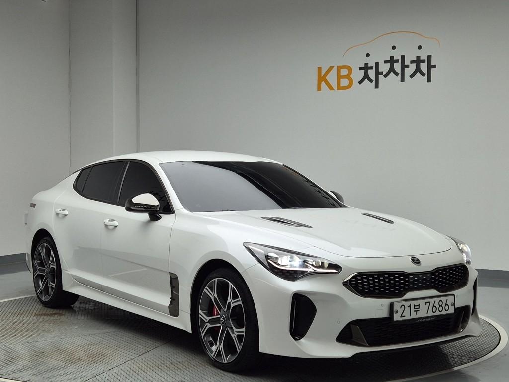 2018 KIA STINGER 