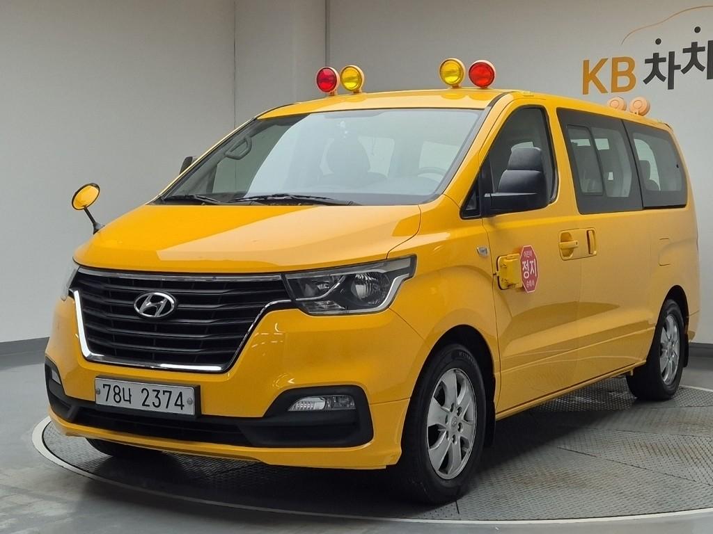 2019 HYUNDAI THE NEW GRAND STAREX 