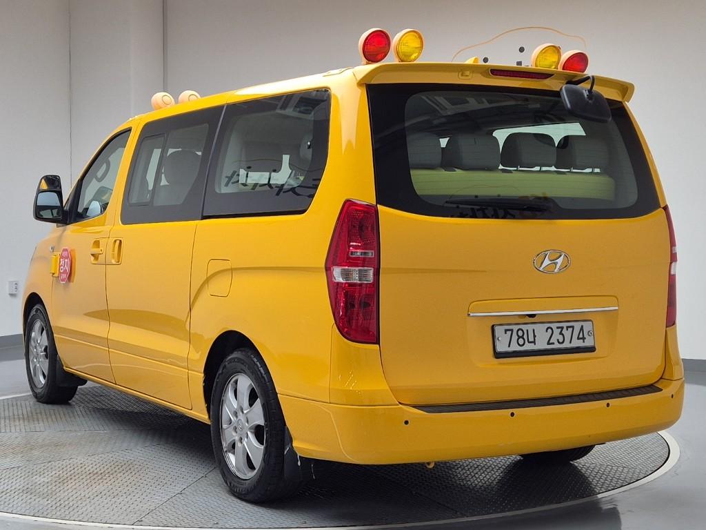 2019 HYUNDAI THE NEW GRAND STAREX 