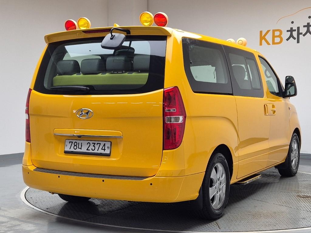 2019 HYUNDAI THE NEW GRAND STAREX 