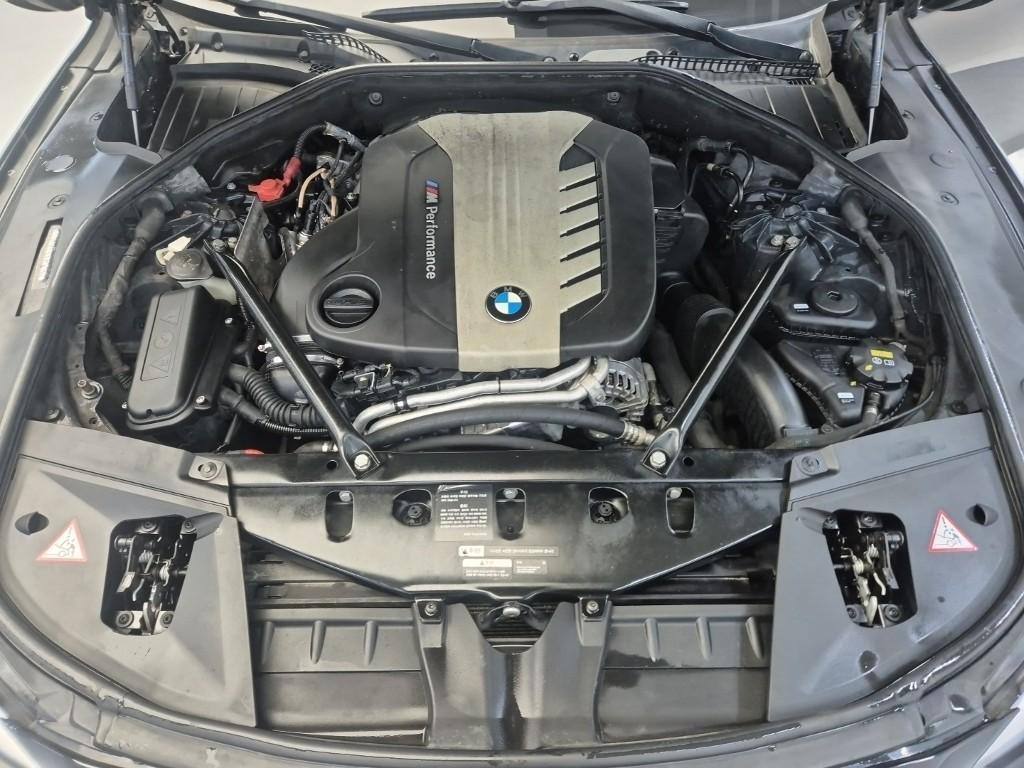 2015 BMW 7 SERIES (5Gen) 