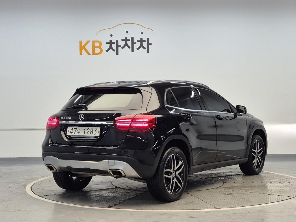 2019 BENZ GLA CLASS 
