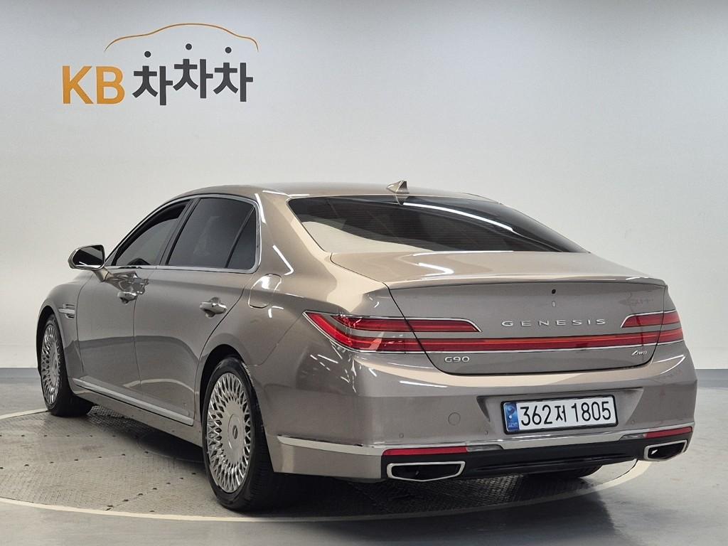 2021 GENESIS G90 