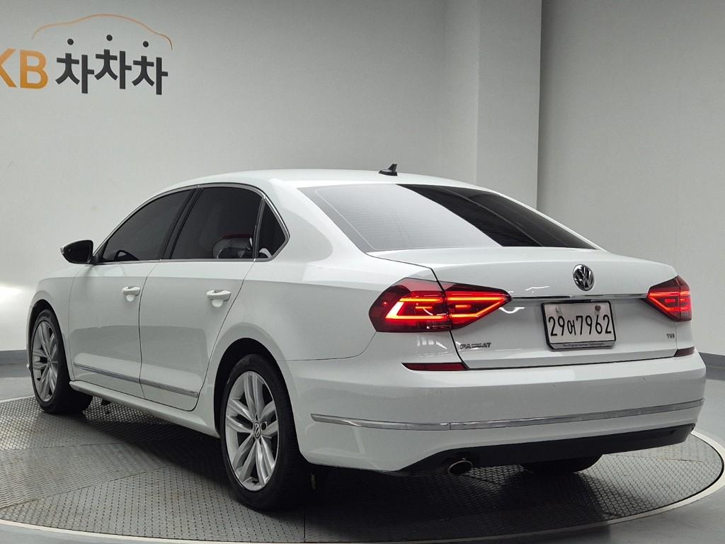 2018 VOLKSWAGEN THE NEW PASSAT (7Gen) 