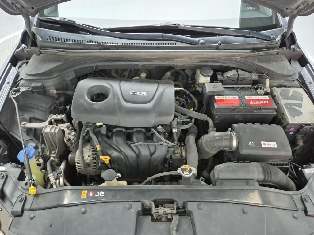 2017 HYUNDAI AVANTE AD 