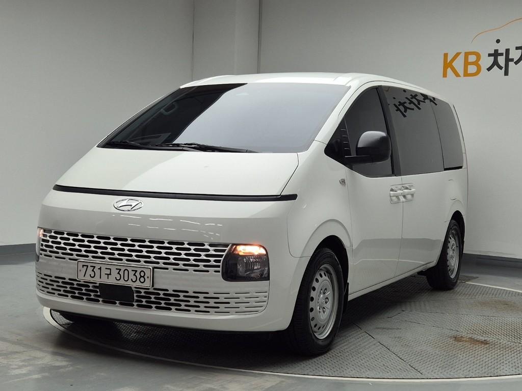 2022 HYUNDAI STARIA 