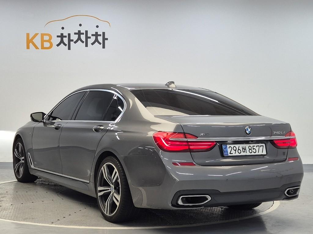 2017 BMW 7 SERIES (6Gen) 