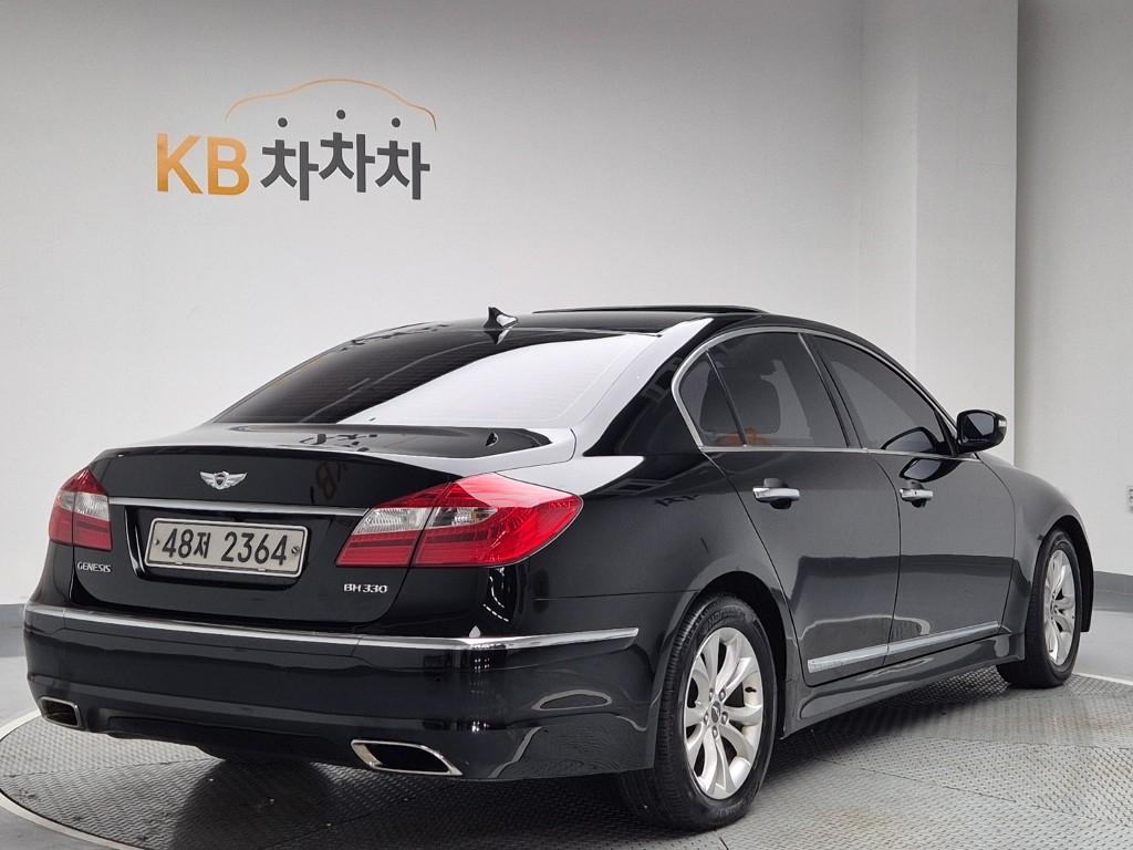 2012 HYUNDAI GENESIS 