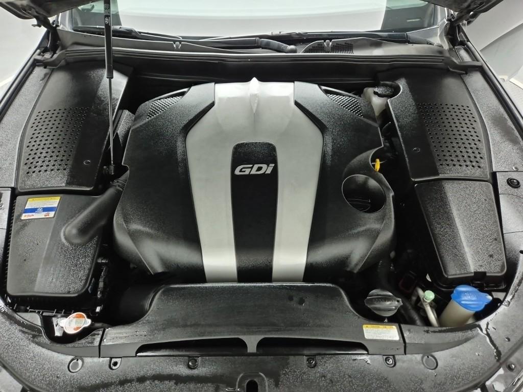 2012 HYUNDAI GENESIS 