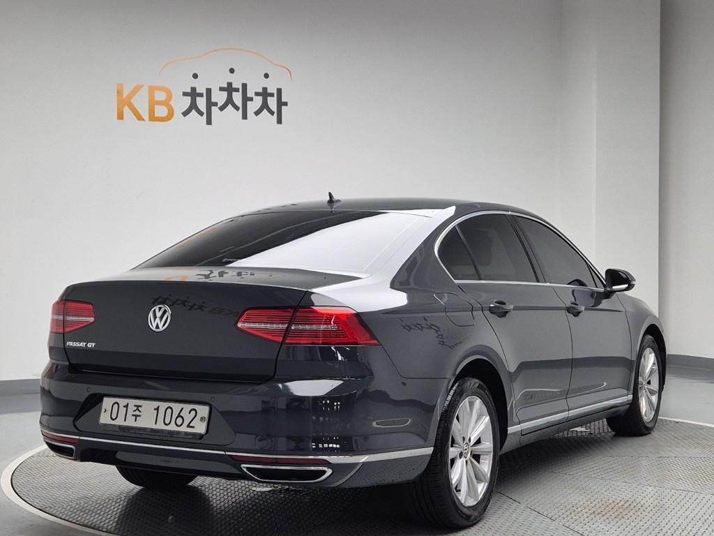 2018 VOLKSWAGEN PASSAT GT (8Gen) 