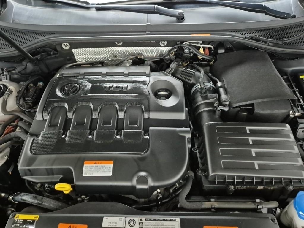 2018 VOLKSWAGEN PASSAT GT (8Gen) 