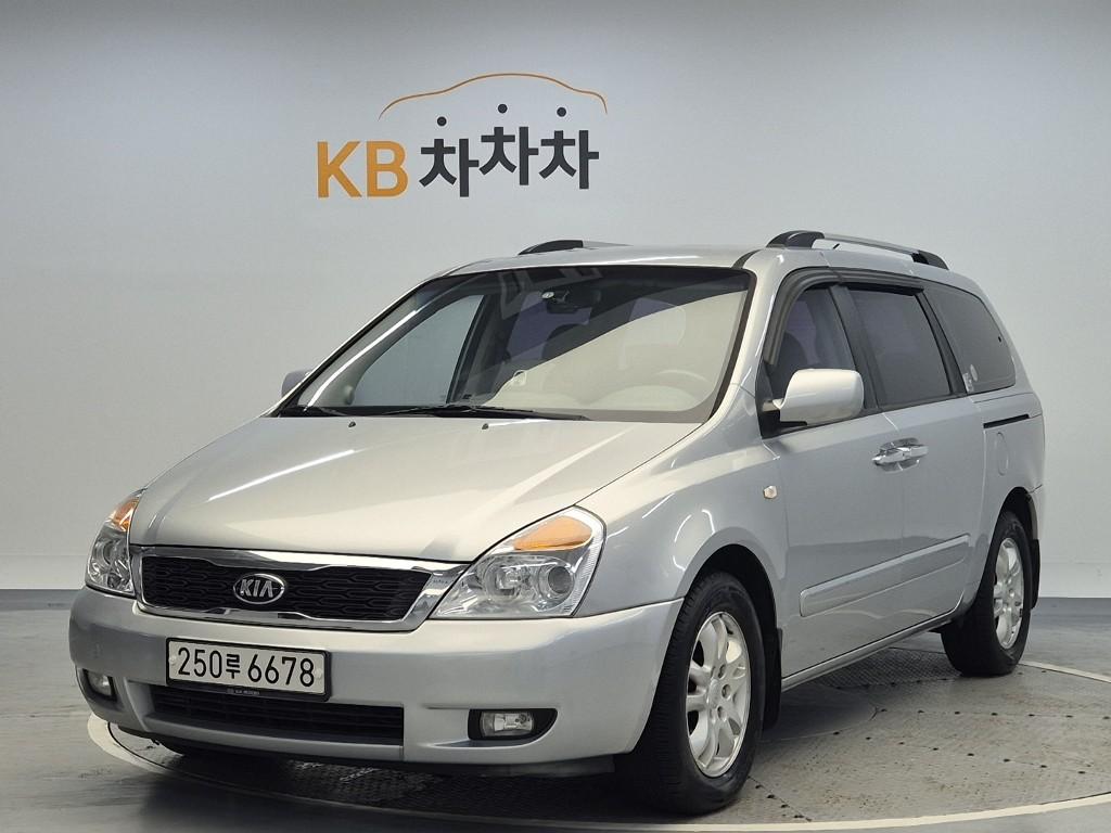 2010 KIA GRAND CARNIVAL 