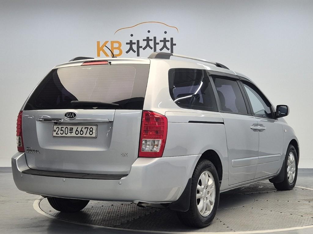 2010 KIA GRAND CARNIVAL 