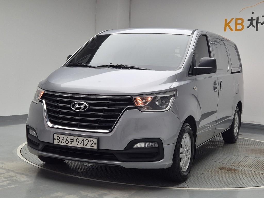 2018 HYUNDAI THE NEW GRAND STAREX 