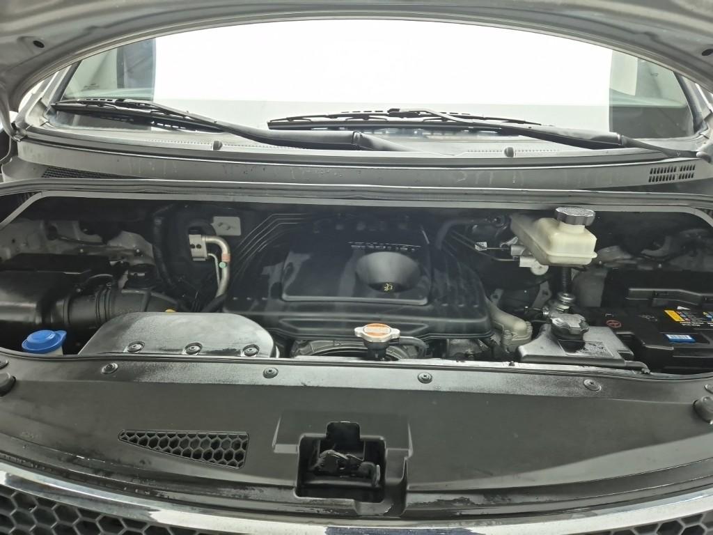 2012 HYUNDAI GRAND STAREX 