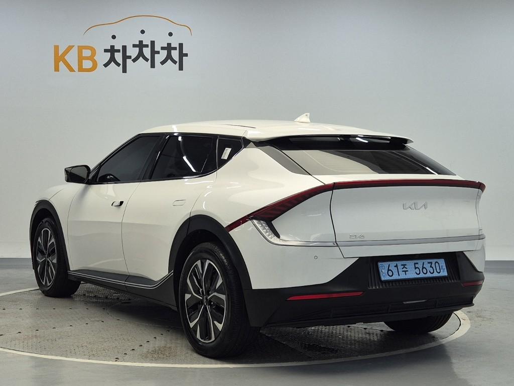2022 KIA EV6 