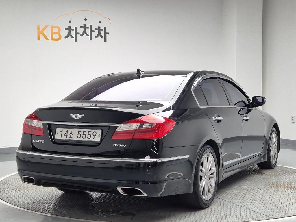 2012 HYUNDAI GENESIS 