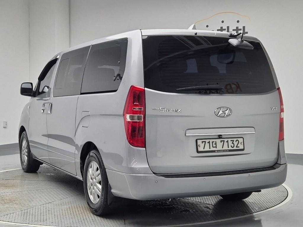 2016 HYUNDAI GRAND STAREX 