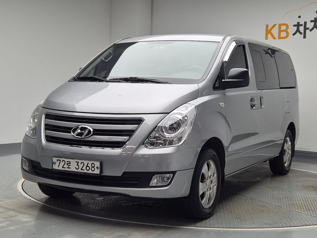 2017 HYUNDAI GRAND STAREX 