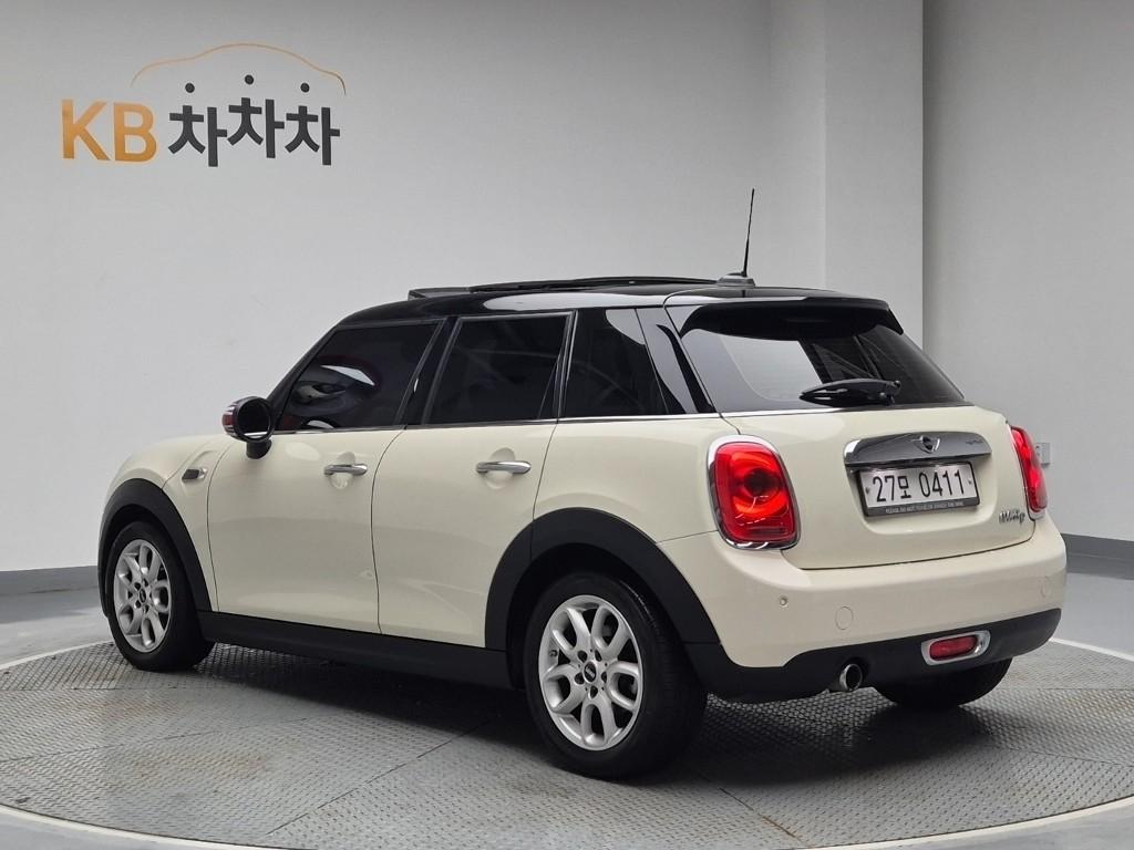 2016 MINI COOPER 