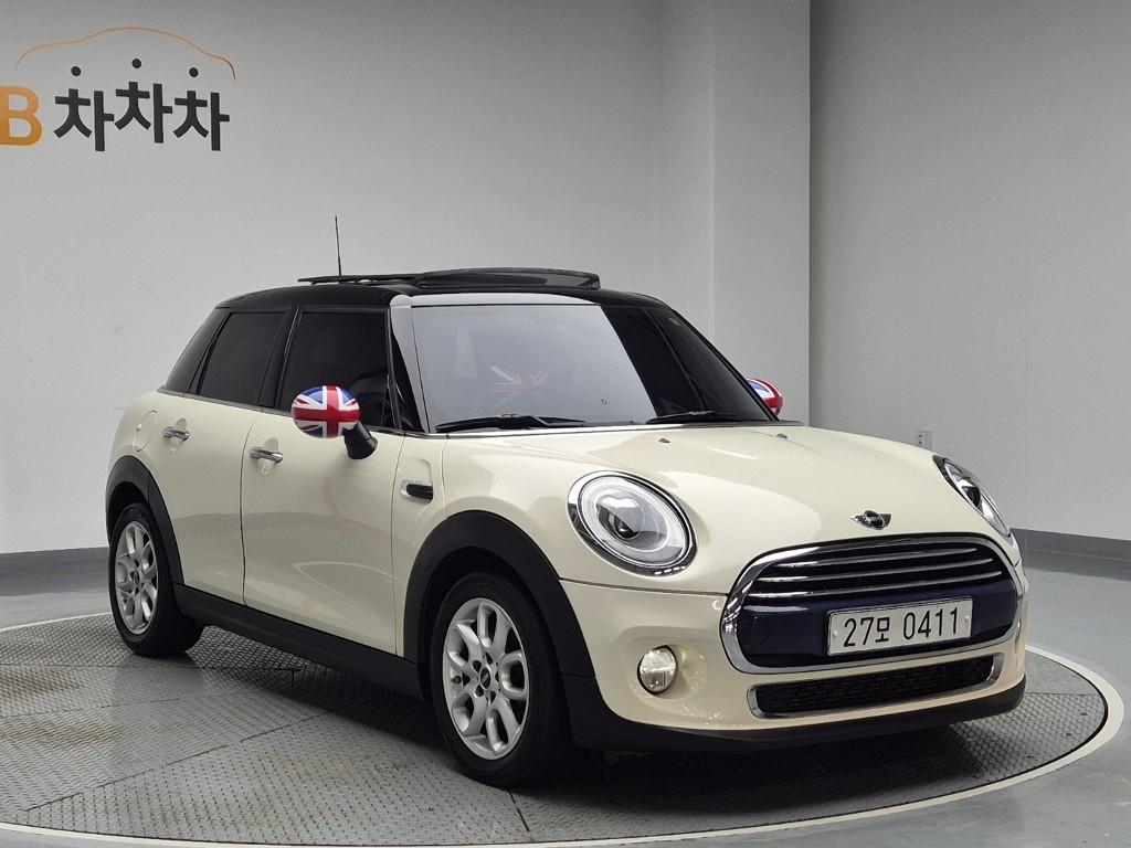 2016 MINI COOPER 