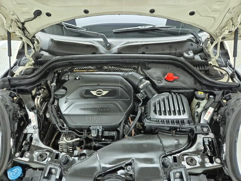 2016 MINI COOPER 