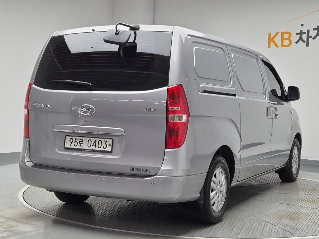 2019 HYUNDAI THE NEW GRAND STAREX 
