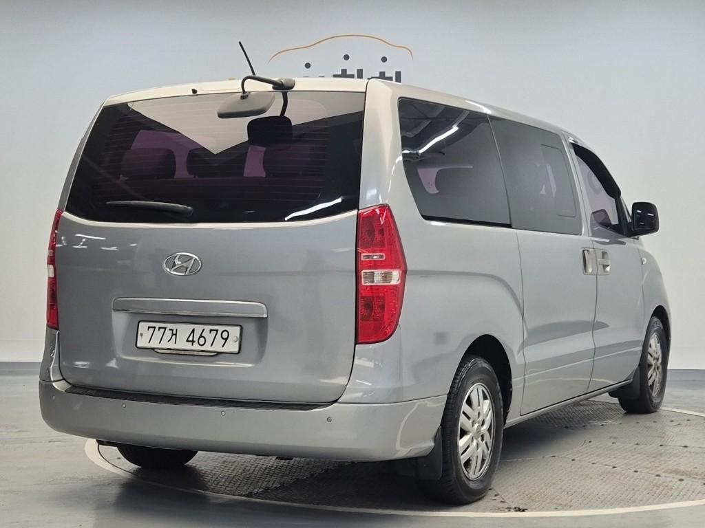 2016 HYUNDAI GRAND STAREX 